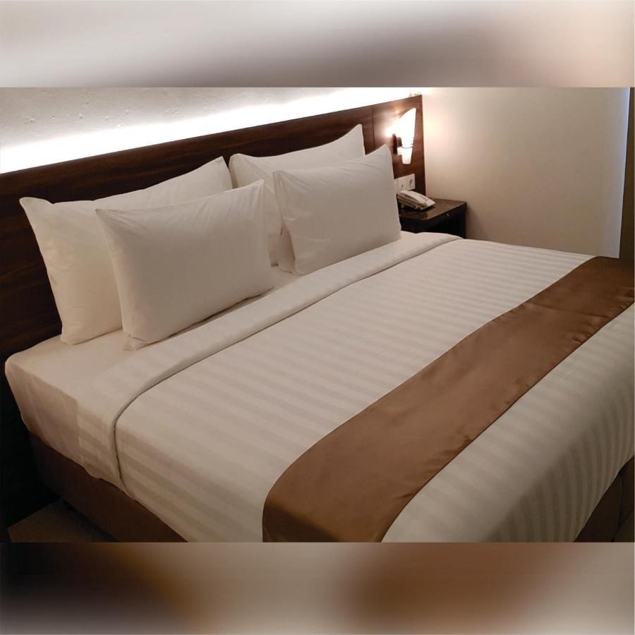 Aimas Hotel And Convention Centre Sorong Kültér fotó