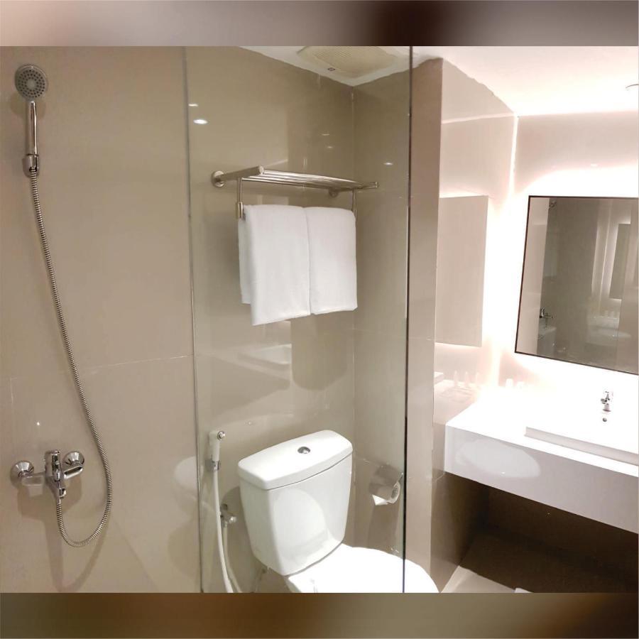 Aimas Hotel And Convention Centre Sorong Kültér fotó
